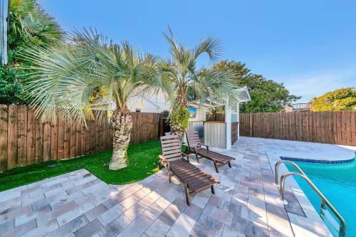 Bid-a-wee Beach House | Tiki Palms Paradise by Emerald Coast Retreats
