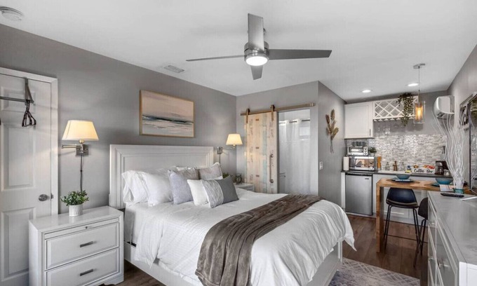 Lake Ridge Apartment | Tilah Stays | 10 min to beach & nightlife