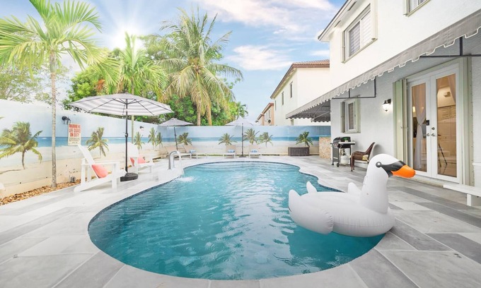 Country Walk House | Tilah Stays | Heated pool+Jacuzzi | Near Zoo