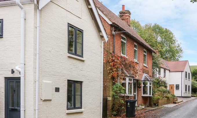 Edington House | Tilly's Cottage