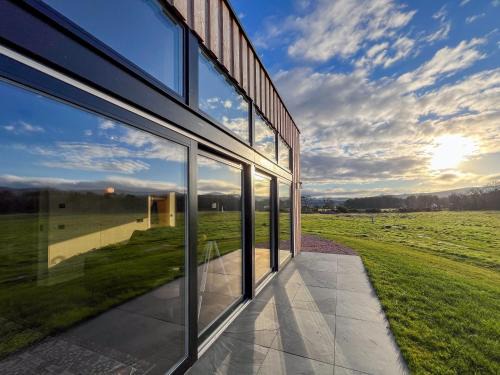 Banchory House | Tillyfruskie Farm Holiday Cabin, Finzean