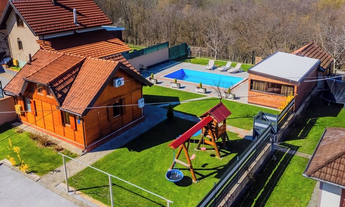 Zasadbreg House | Timber Cottage With Pool, Zasadbreg, Croatia