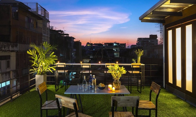 Thanon Phetchaburi Hostel | Timber Hostel