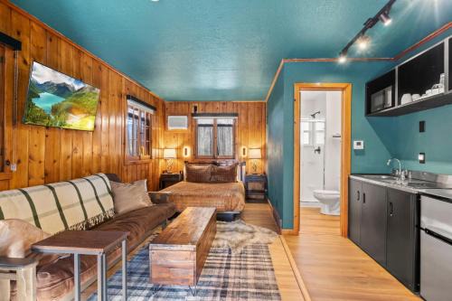 Colorado Springs House | Timber Lodge #30