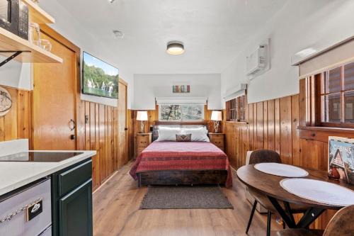Colorado Springs House | Timber Lodge #7