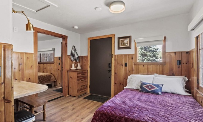 Colorado Springs Cabin | Timber Lodge Cabin #10