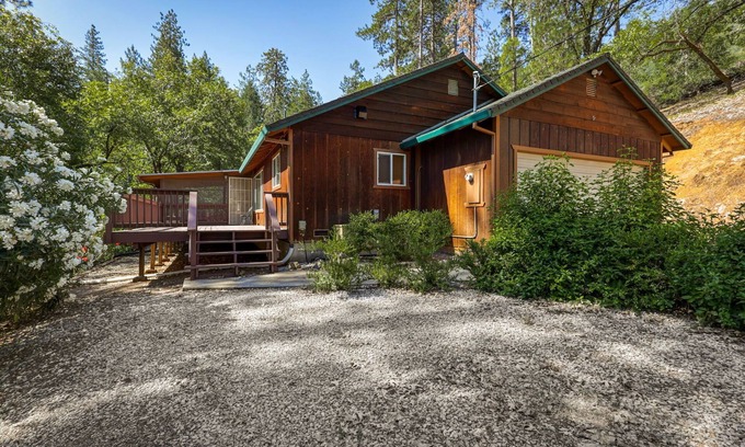 O'Brien Cabin | Timber Lodge : Tranquil Forest & Easy Lake access!