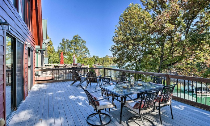 Seneca House | Timber Trail Estate: Stunning Views + Waterfront