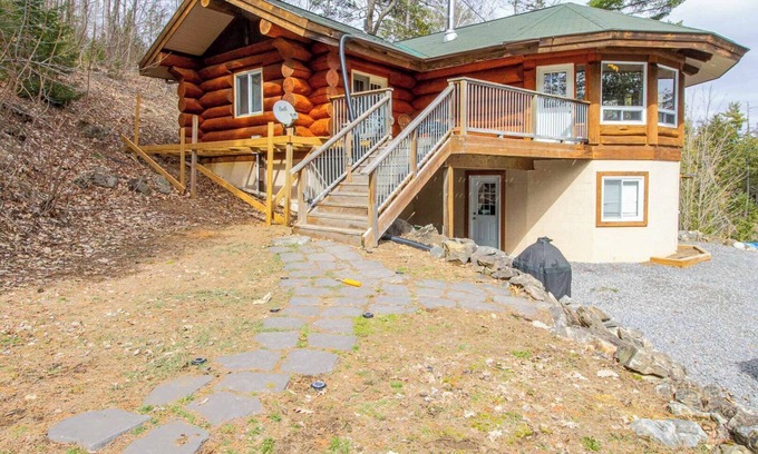 North Frontenac Cottage | Timber Wilderness Lodge