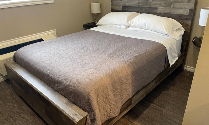 Nipigon Hotel | Timber Wolf Inn Motel