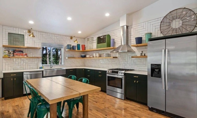 Post Falls House | Timberland Perch | Contemporary Lake Living