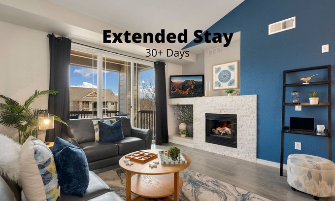 Side Hill Apartment | Timberline Retreat – King Bed, Fireplace & Pool!