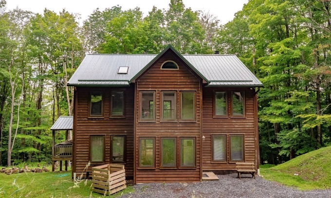 Old Timberline House | Timberly - 699 Ridge RoadnnTimberly - Private Wooded Lot, Outdoor Hot Tub, Pool Table, Pet Friendly, Lake Access!
