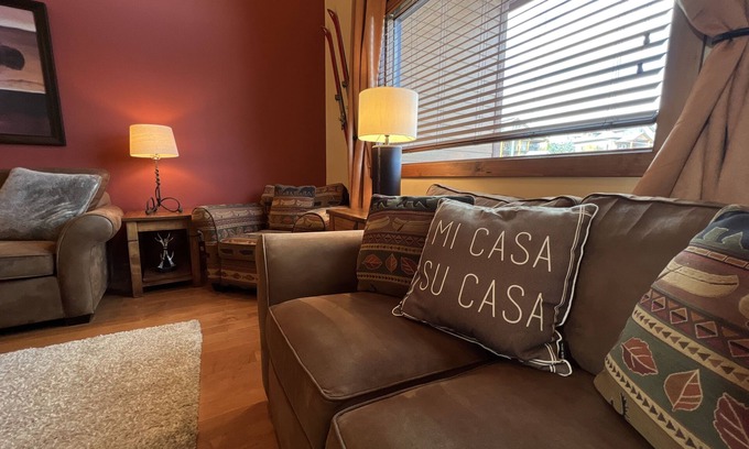East Kootenay Condo | TimberStone 14 - Golf - Ski - Hike - Chill - Private Hot Tub - Sleeps 9