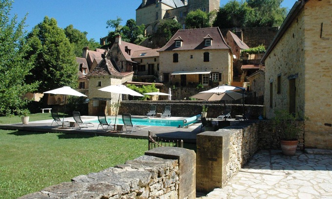 Berbiguieres Cottage | time for a break-The little house in the center of the village with a view of the castle