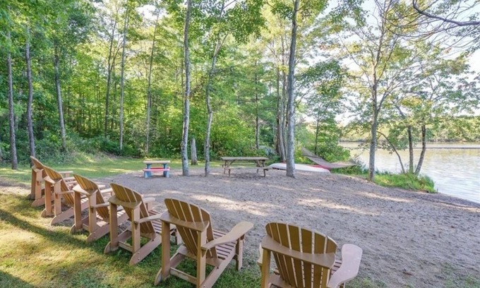 Gravenhurst House | "Time to Exhale" cottage on the lake