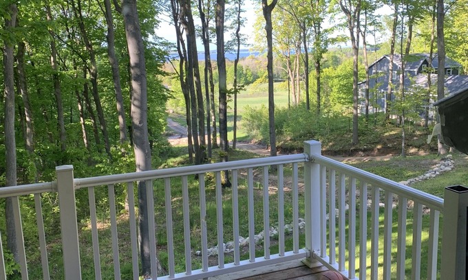 Suttons Bay Apartment | Time to rest and enjoy nature