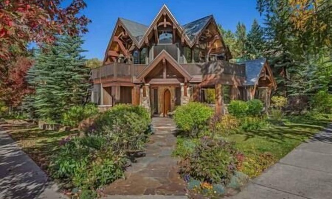 Downtown House | TIMELESS 5 BEDROOM-8 BATH MOUNTAIN HOME ASPEN, CO!