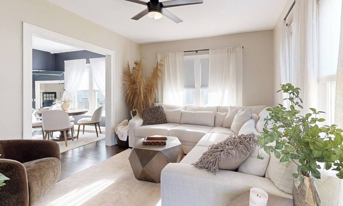 Bloomington House | Timeless Charming Bungalow, feels like HOME!