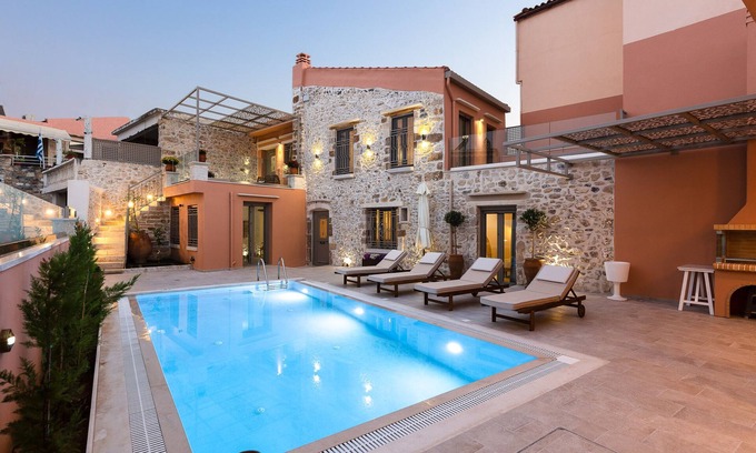 Pigi Villa | Timeless Elegance Embraced by Comfort and Bliss