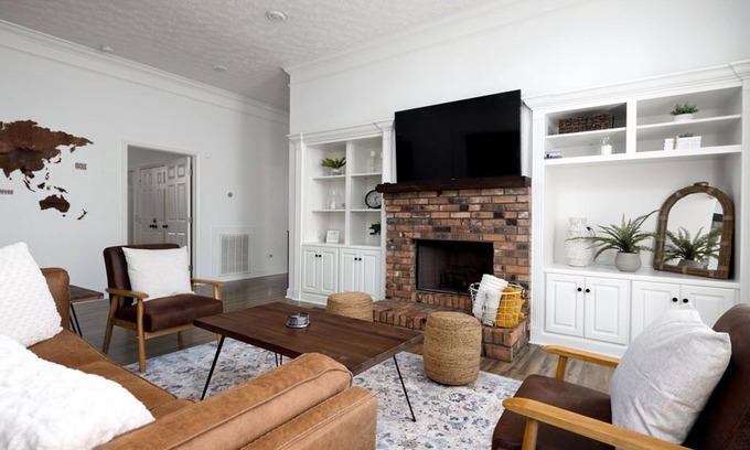 Columbus House | Timeless Midtown Craftsman 2BR, 2BA 15 Mins to Ft Moore