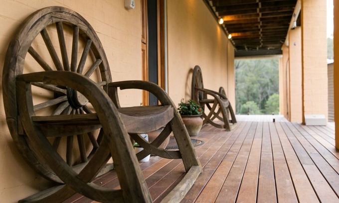 Sawyers Gully Apartment | Timeless trails and tranquility