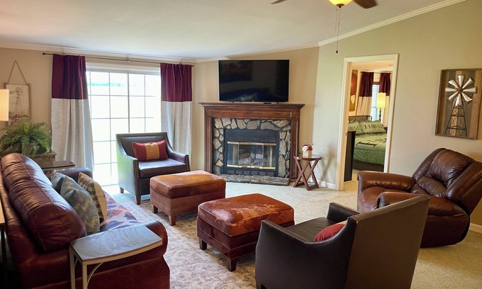 Vienna House | Times Past Ranch House with Ramp and Kid/Pet Friendly