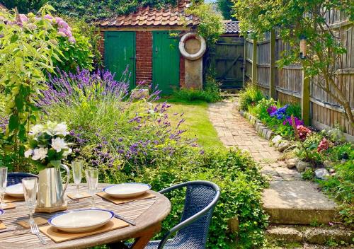 Dunwich House | Tinkers Cottage