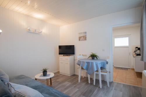 Ueckeritz Apartment | Tiny-Bungalow - zum Strand 50m