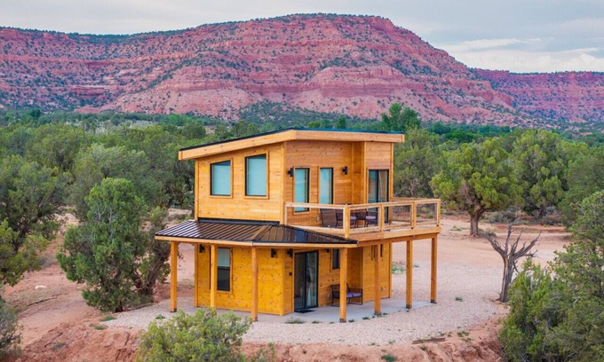 Kanab Cabin | Tiny Cabin, #6 8-Mile Gap View @ The Cedars