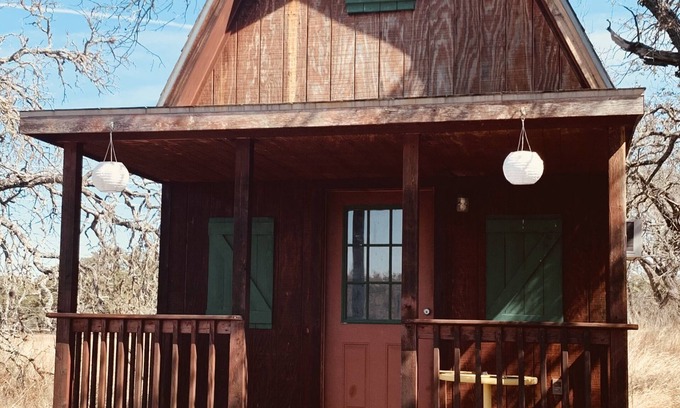 Johnson City Apartment | Tiny cabin near Pedernales Falls
