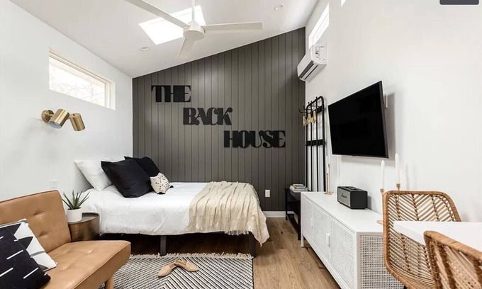 Austin House | TiNy HoMe-10min S Congress/Barton Springs/Downtown