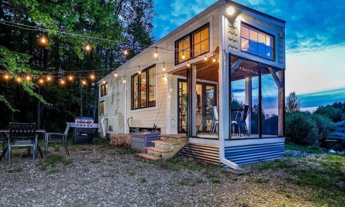 Town of Schodack Apartment | Tiny Home 2 hrs NYC and BOS Lakefront WIFI