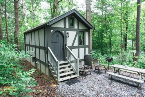 Sevierville House | Tiny Home Cottage Near the Smokies #3 Ingrid