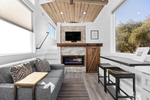 Lindsay House | Tiny Home | Lewis Ranch 1