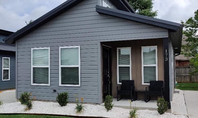 Centerton House | Tiny Home near MTB Trails, Wal-Mart HQ, Sleeps 6