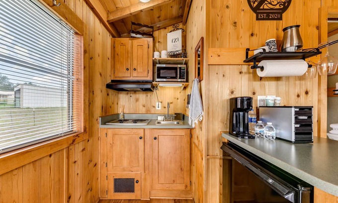 Mayhill Apartment | Tiny Home w/Covered Porch in Cloudcroft Area!