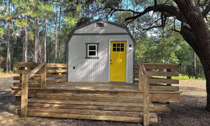 Bethera House | Tiny house 1 bedroom on 12 Acre horse farm