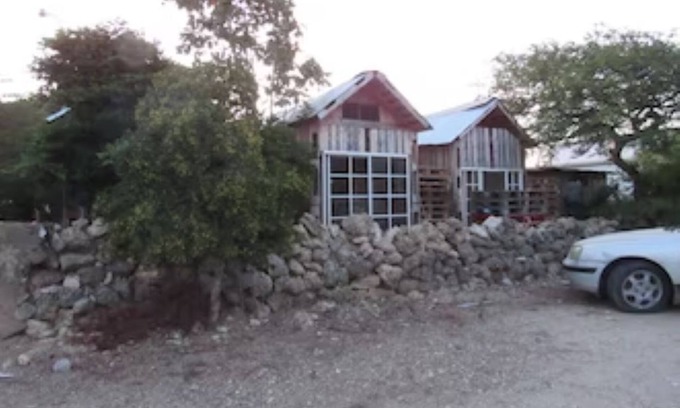 Oranjestad-West Cabin | Tiny House Cabins 2