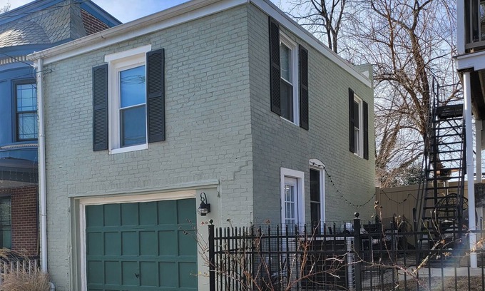 Wilmington House | Tiny house in Old Brandywine Village