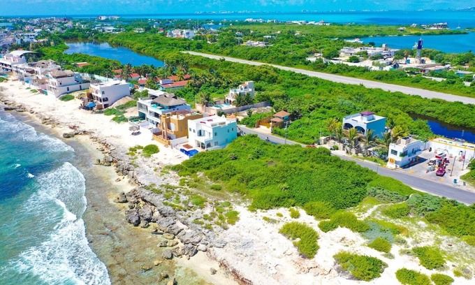 Isla Mujeres Ski Chalet | Tiny House Isla Mujeres