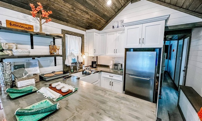 Green Hill Other | Tiny house on Lake with AHMAZING view!