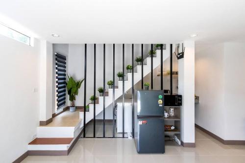 Bang Na Ski Chalet | Tiny House Srinakarin At Sri Bearing Station
