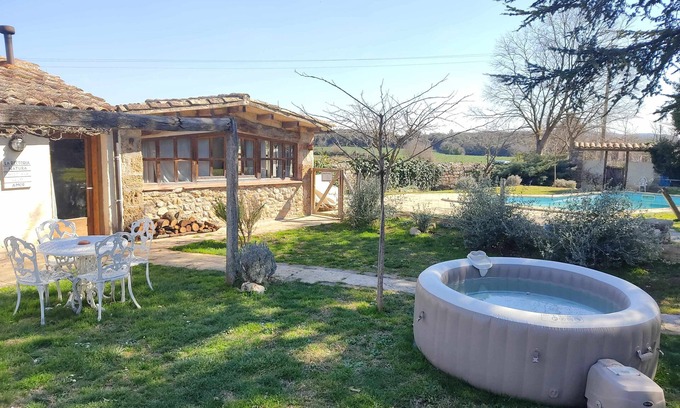 Maia de Montcal House | Tiny house with jacuzzi - Rectoria de Dosquers