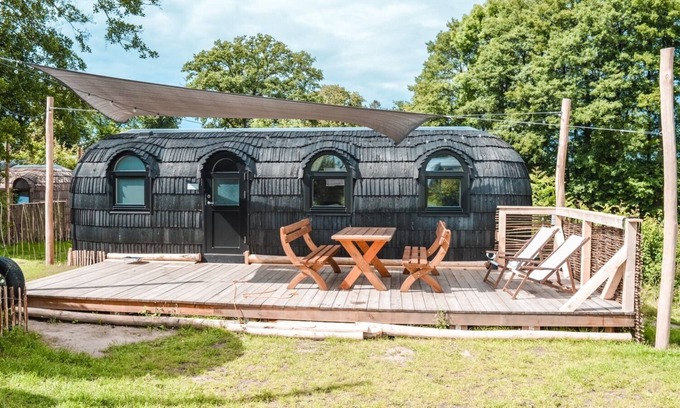 Belau Apartment | Tiny Igloo Elrond on Lake Belau