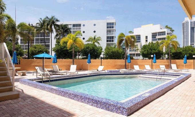 Sunny Isles Beach Apartment | Tiny Tower Treasure - Sleeps 5 & Soaks Sun