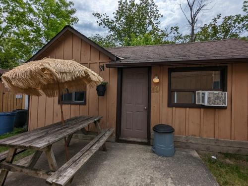 Wasaga Beach House | Tiny Wood Cottage 10