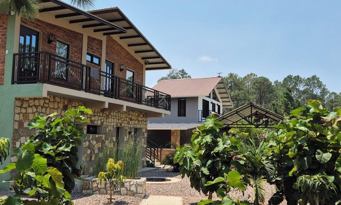 Francisco Morazan Villa | Tinyhouses and Tropical Gardens Con Paisaje a la Montaña, a 25 min del Airport