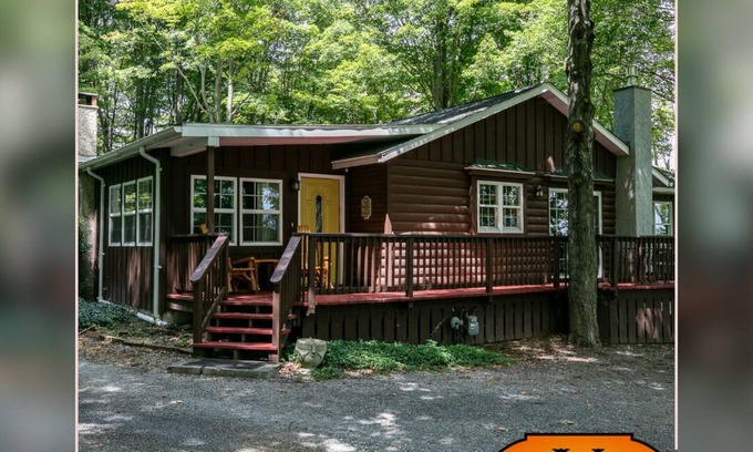 Wellsboro House | Tioga Hideaway at Wellsboro- ideal retreat!