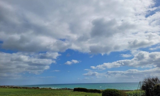 Plozevet Apartment | Tipoz'immo-Brise Marine 1-sea view-spot surf-cosy